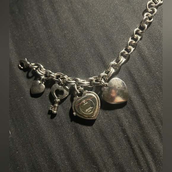 Guess watch and charm bracelet - Picture 4 of 5